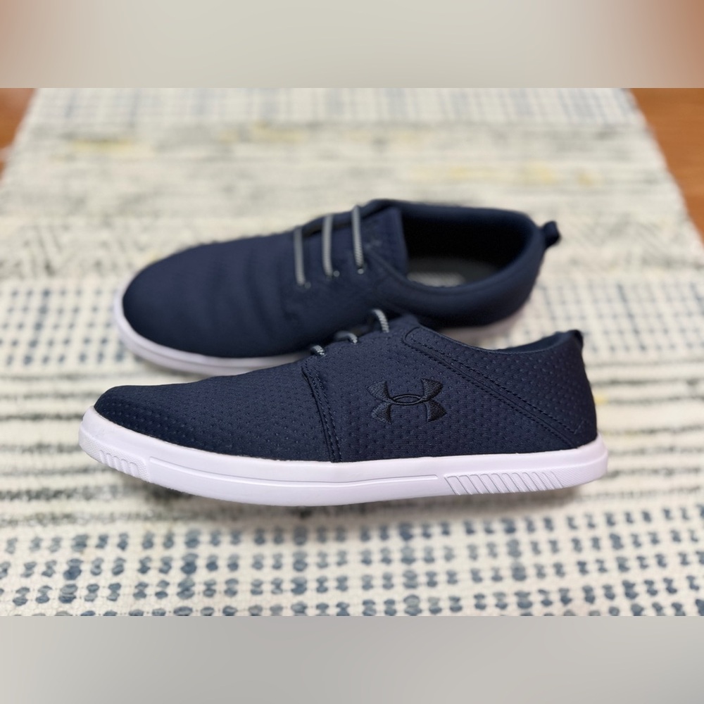 Under Armour Men's Navy and White Street Encounter Sneaker - Size 10